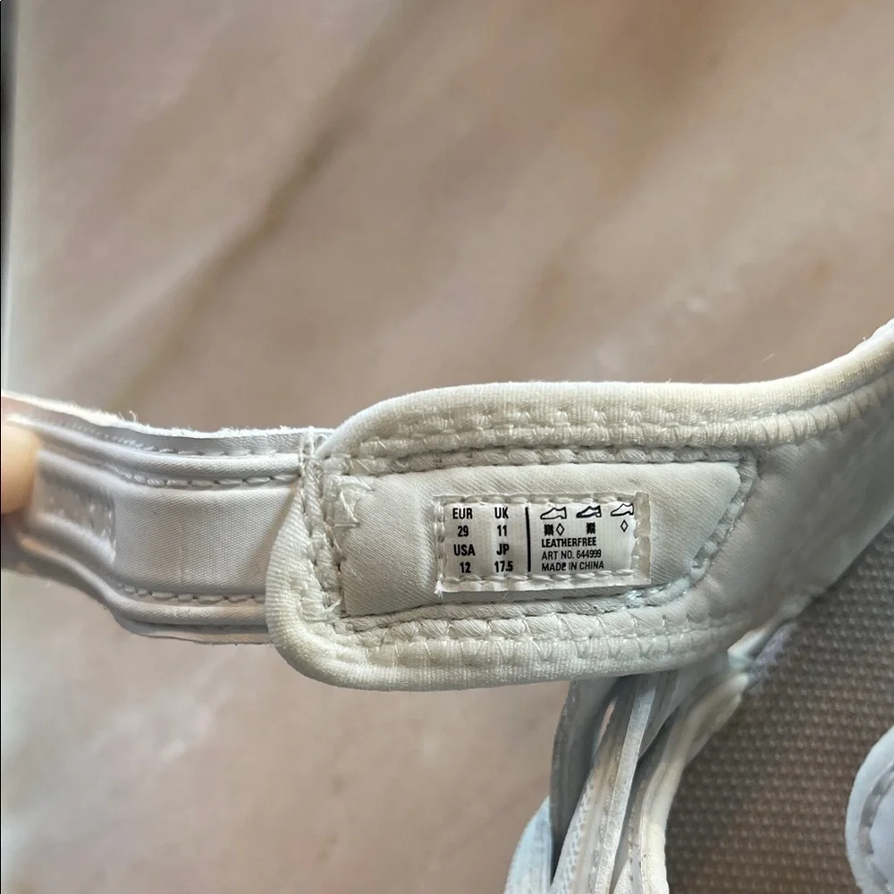 Balenciaga Kids Cream Sandals - Picture 7 of 7